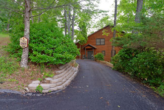 Pigeon Forge Two Bedroom Cabin Rental with a Panoramic Mountain View Overlooking the Beautiful Wears Valley Area